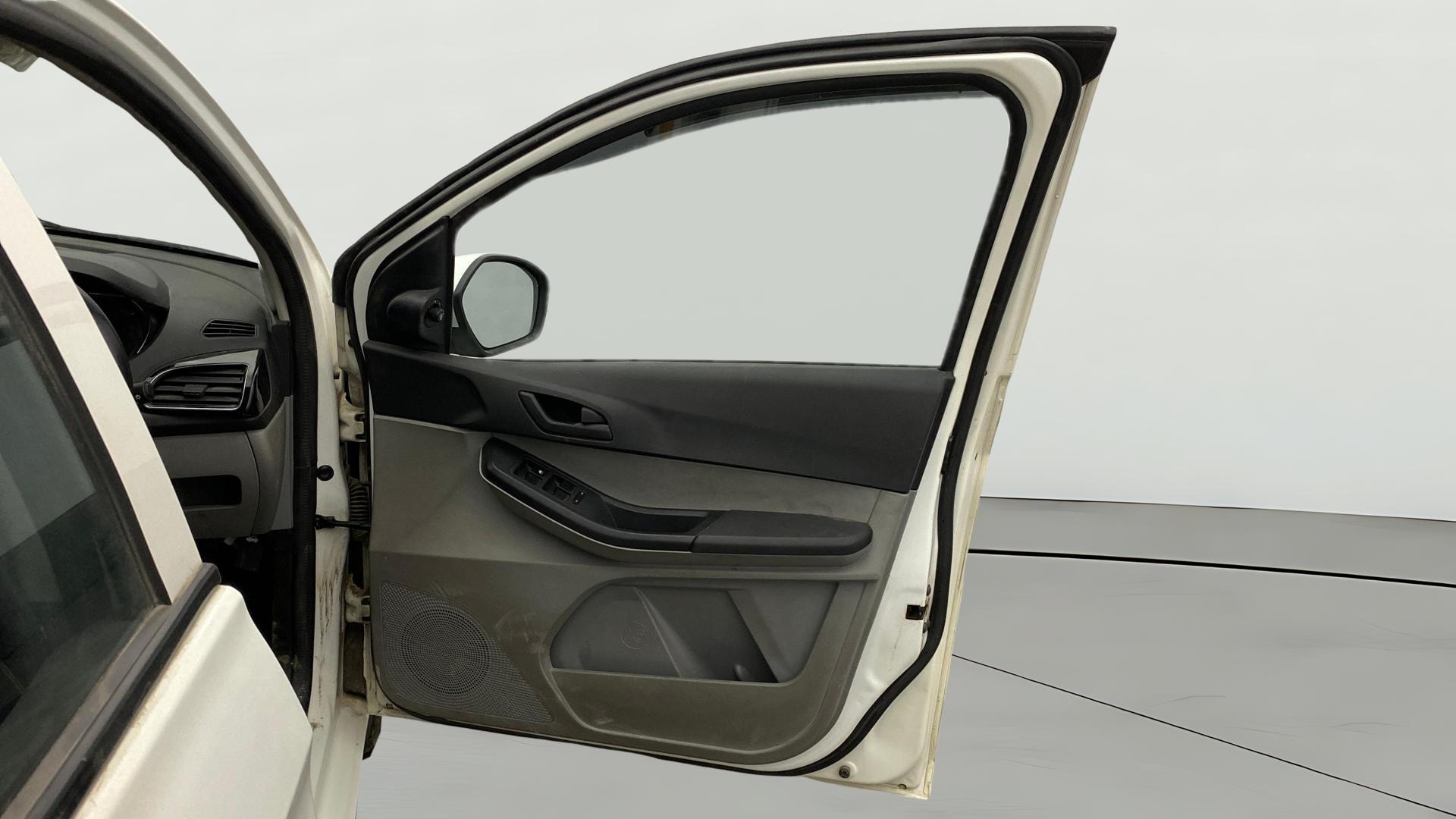 View 2020 Tata Tiago Revotorq XB Image 43 Used 2020 Tata Tiago Revotorq XB Image 43