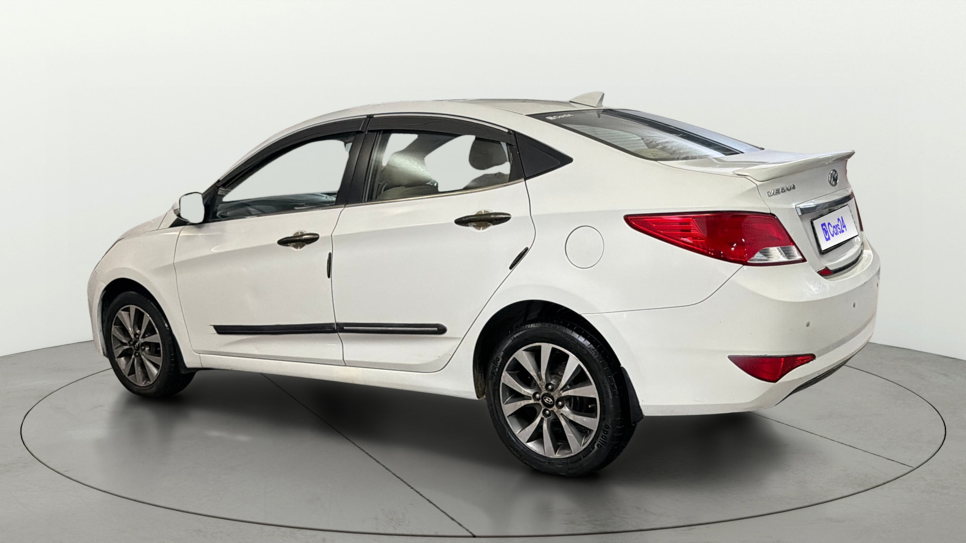 View 2016 Hyundai Verna 1.6 VTVT SX Image 2 Used 2016 Hyundai Verna 1.6 VTVT SX Image 2
