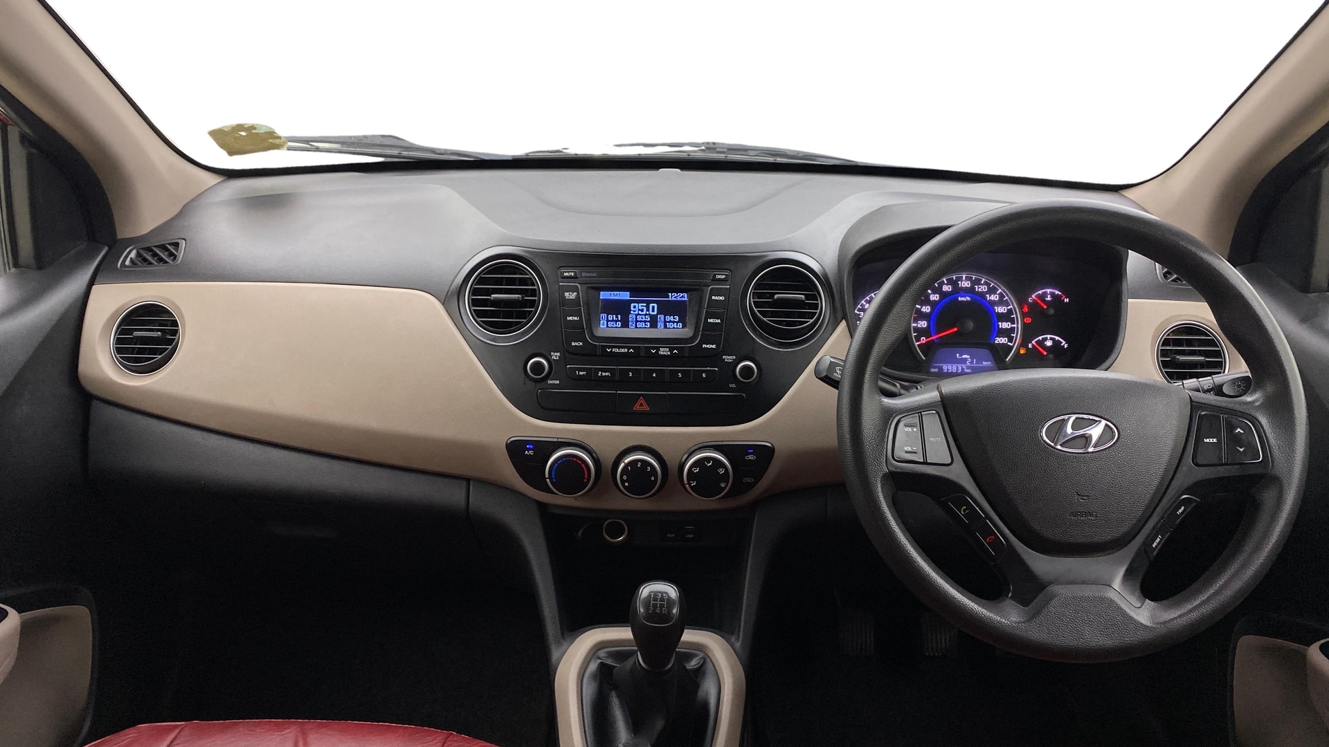 View 2018 Hyundai Grand i10 Magna 1.2 Kappa VTVT Image 15 Used 2018 Hyundai Grand i10 Magna 1.2 Kappa VTVT Image 15