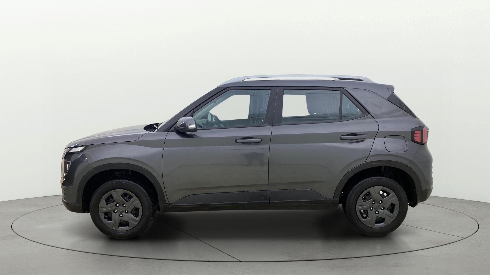 View 2024 Hyundai Venue SX 1.2 Petrol MT Image 26 Used 2024 Hyundai Venue SX 1.2 Petrol MT Image 26