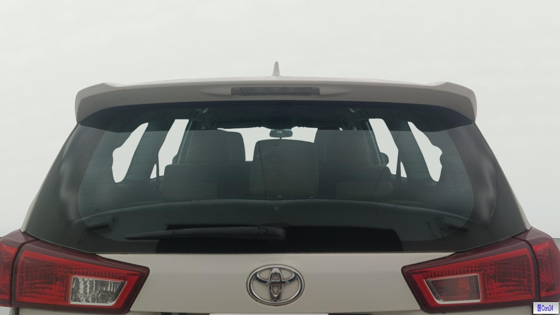 Used 2025 Toyota Innova Crysta Used 2025 Toyota Innova Crysta