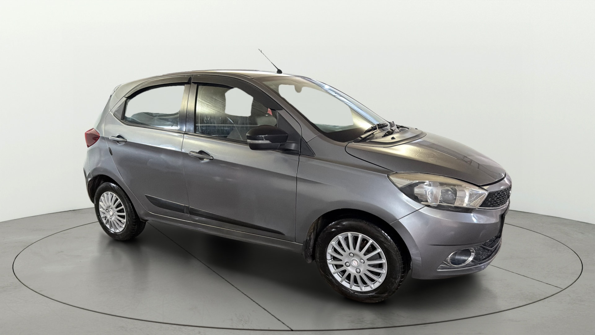 View 2019 Tata Tiago Revotorq XB Image 21 Used 2019 Tata Tiago Revotorq XB Image 21
