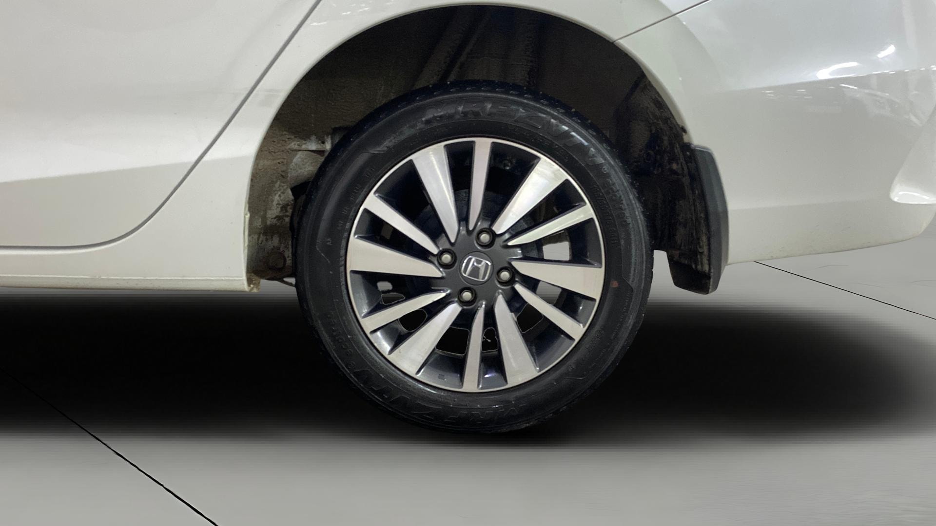 View 2024 Honda City ZX MT Diesel Anniversary Edition Image 8 Used 2024 Honda City ZX MT Diesel Anniversary Edition Image 8