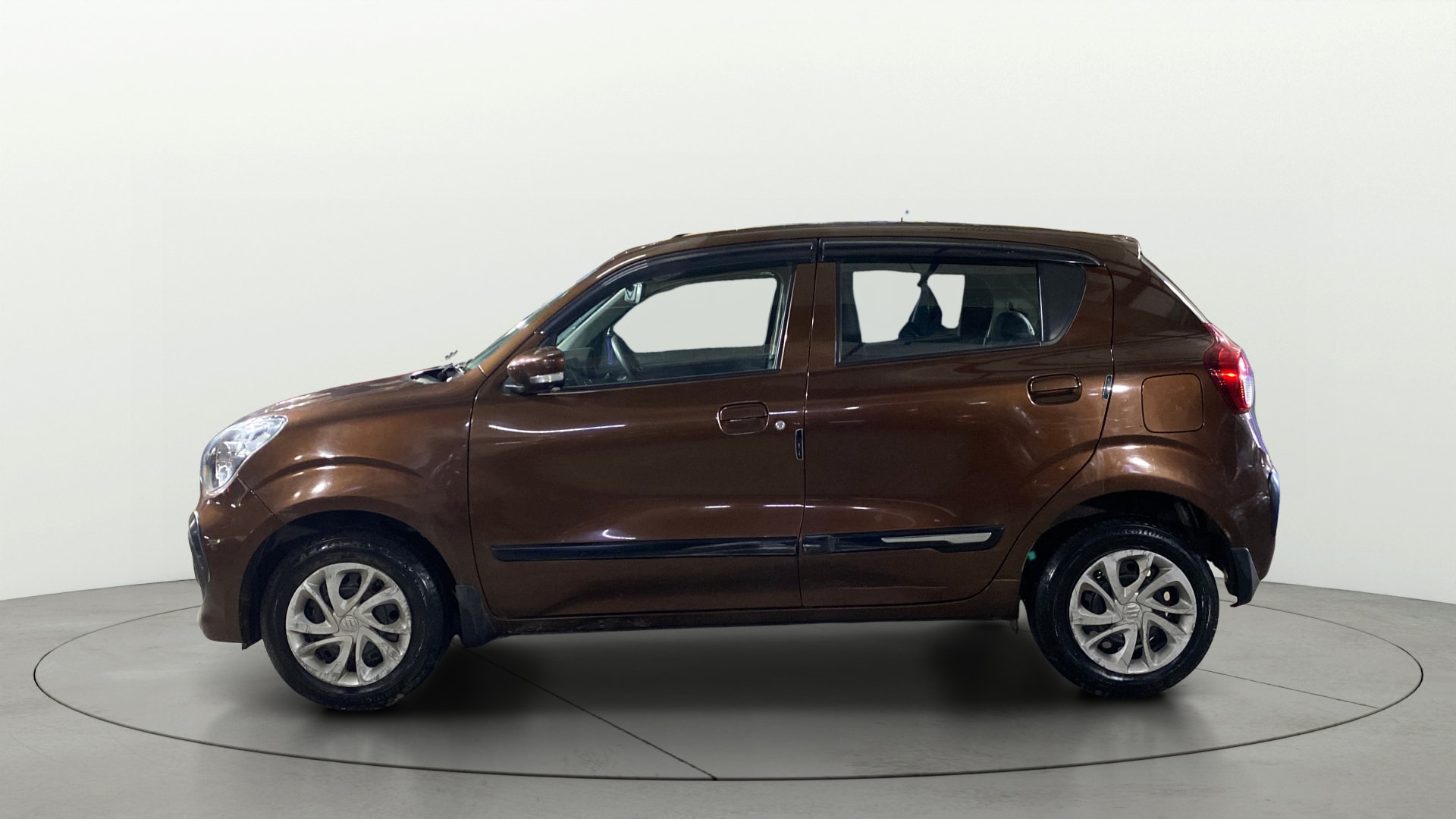 View 2022 Maruti Suzuki 1000 Base Variant Image 5 Used 2022 Maruti Suzuki 1000 Base Variant Image 5