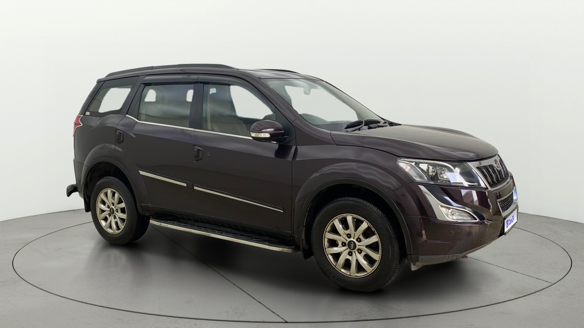 View 2017 Mahindra XUV500 W10 FWD AT Image 23 Used 2017 Mahindra XUV500 W10 FWD AT Image 23