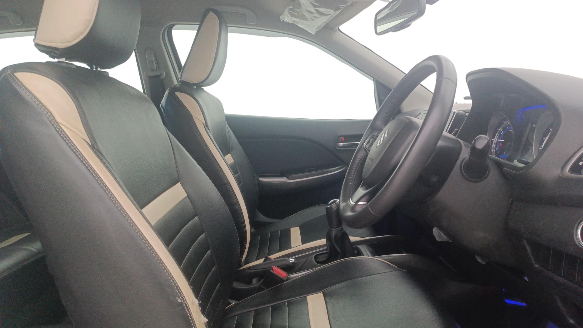 View 2022 Maruti Suzuki 1000 Base Variant Image 26 Used 2022 Maruti Suzuki 1000 Base Variant Image 26