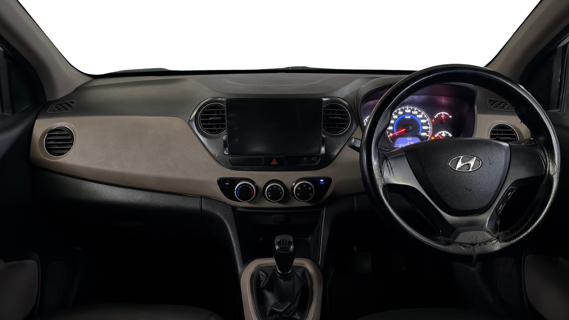 View 2016 Hyundai Grand i10 Magna 1.2 Kappa VTVT Image 15 Used 2016 Hyundai Grand i10 Magna 1.2 Kappa VTVT Image 15