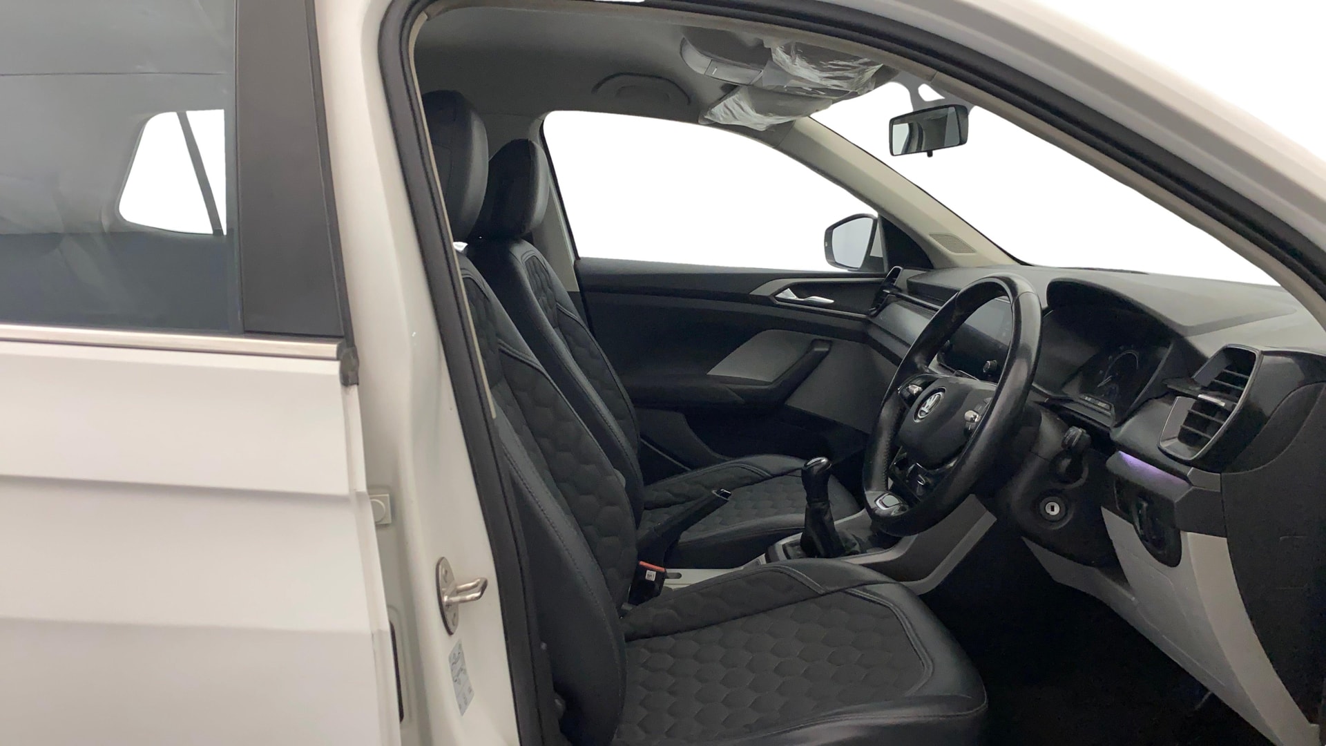 View 2022 Skoda Kushaq Ambition 1.0 TSI MT Image 19 Used 2022 Skoda Kushaq Ambition 1.0 TSI MT Image 19