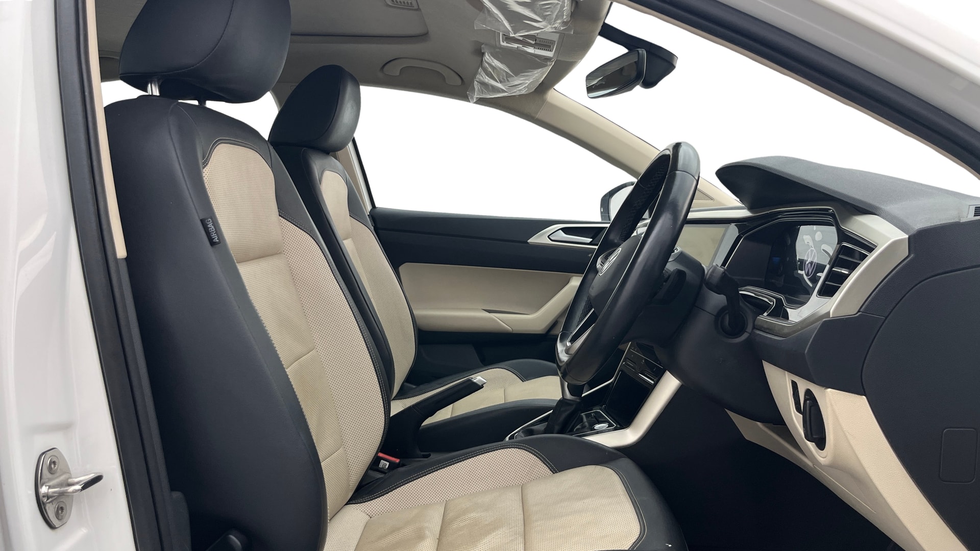 View 2023 Volkswagen Virtus Topline 1.0 TSI MT Image 27 Used 2023 Volkswagen Virtus Topline 1.0 TSI MT Image 27