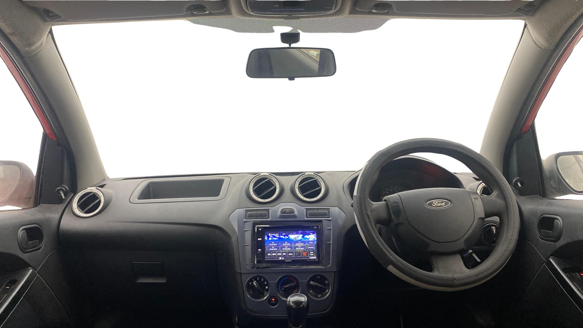 View 2013 Ford Figo 1.2P Ambiente MT BS IV Image 15 Used 2013 Ford Figo 1.2P Ambiente MT BS IV Image 15