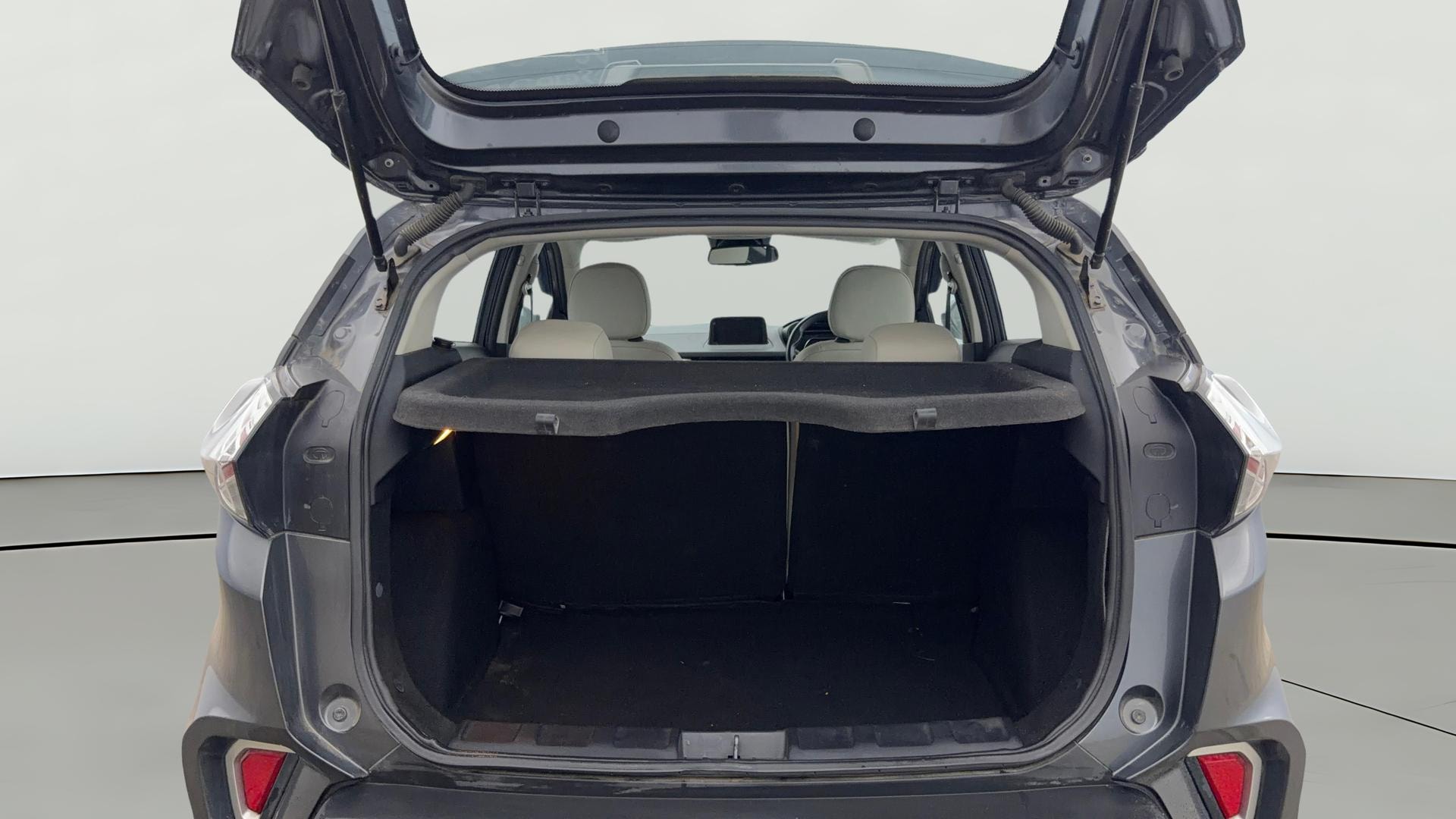 View 2022 Tata Nexon Revotron XZA Plus AMT Image 39 Used 2022 Tata Nexon Revotron XZA Plus AMT Image 39