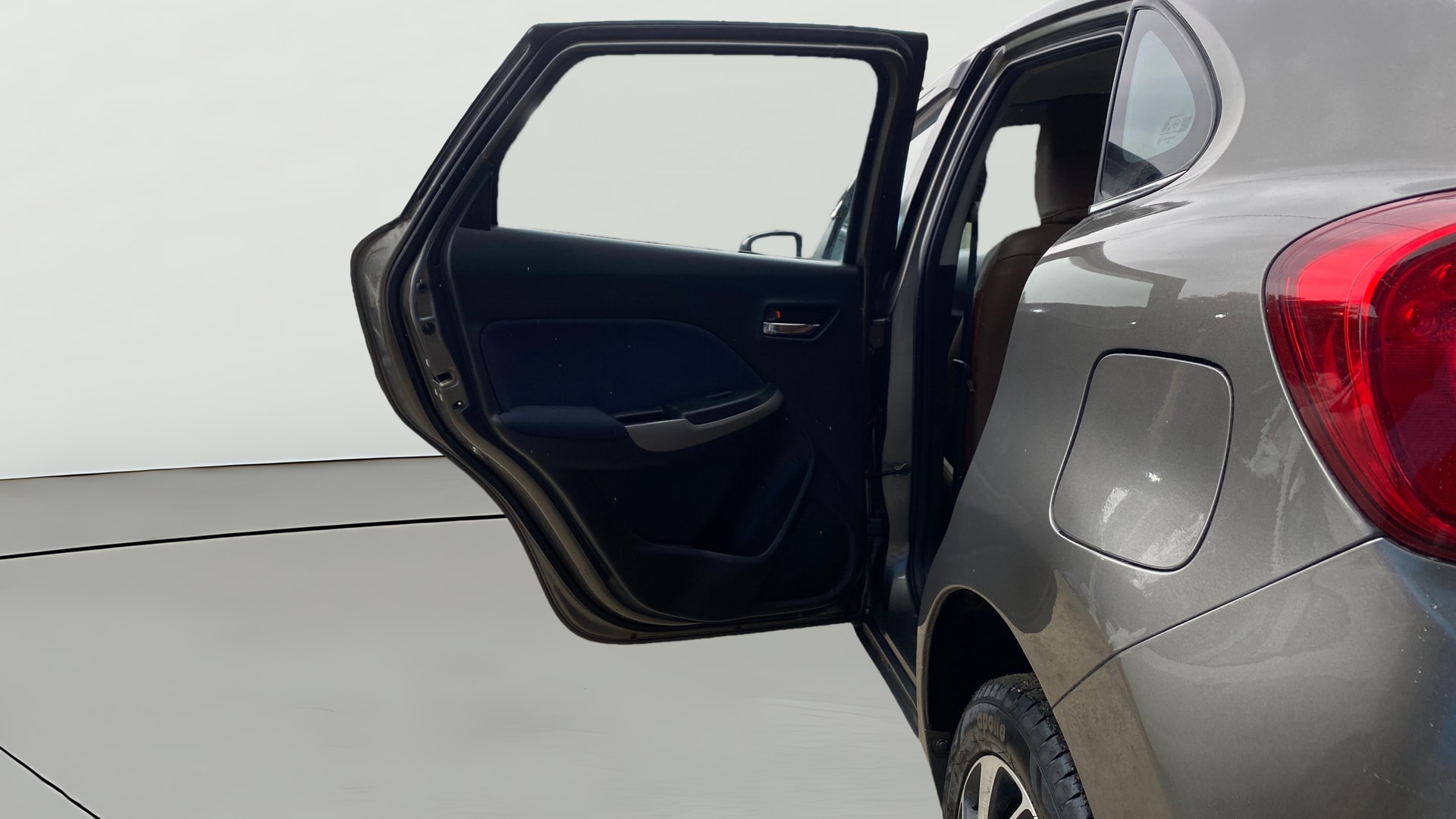 View 2020 Maruti Suzuki 1000 Base Variant Image 22 Used 2020 Maruti Suzuki 1000 Base Variant Image 22