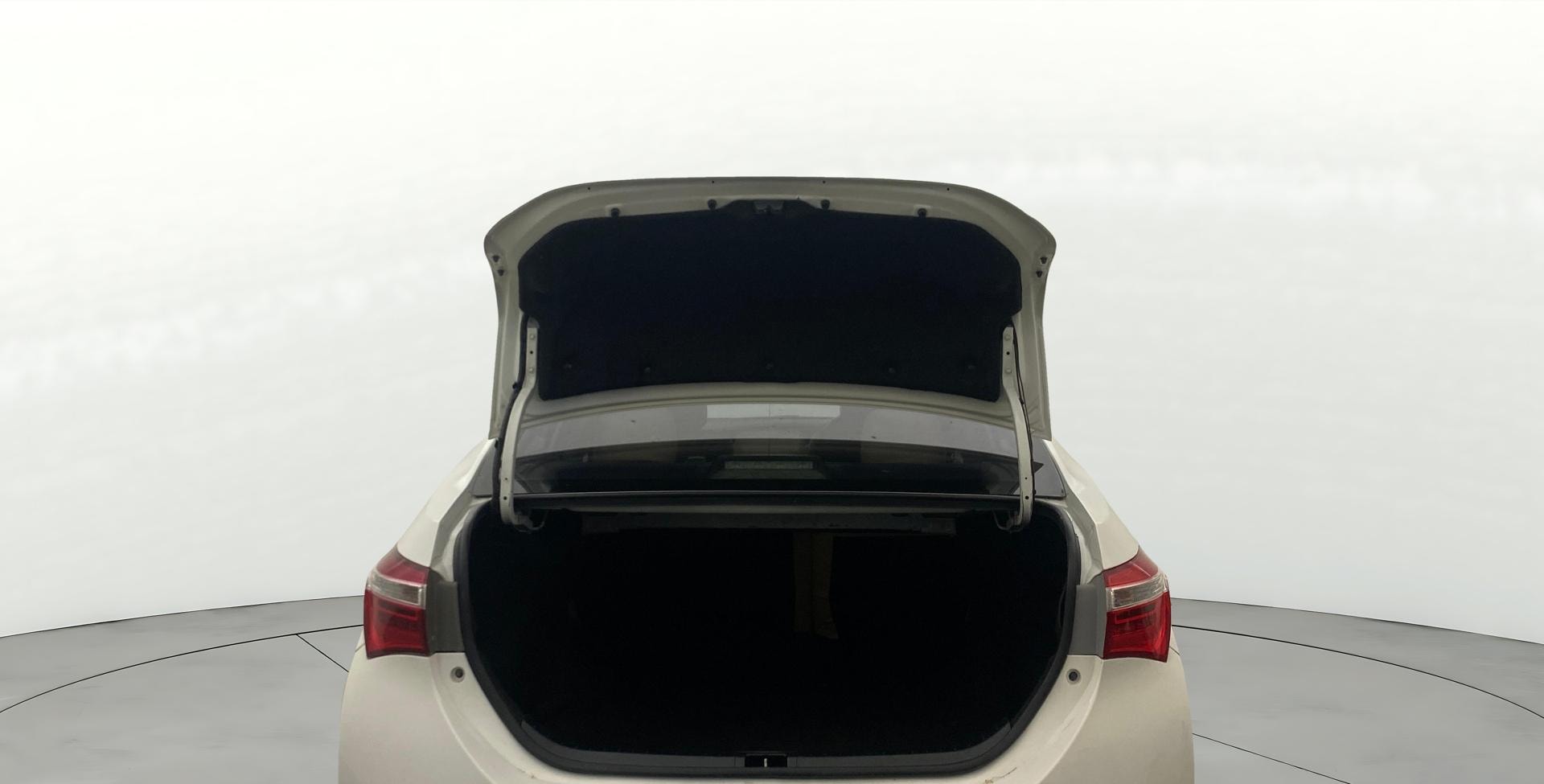 View 2015 Toyota Corolla Altis Diesel J Image 16 Used 2015 Toyota Corolla Altis Diesel J Image 16