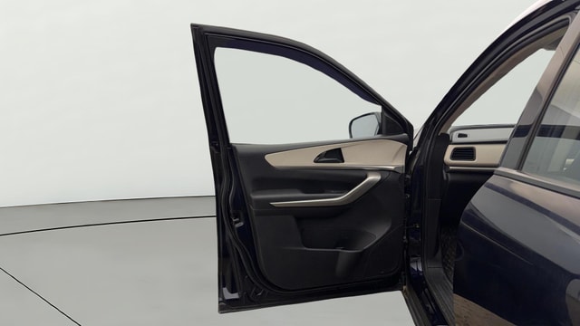 View Mahindra XUV700 Image 31 Used Mahindra XUV700 Image 31