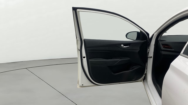 View Hyundai Verna Image 33 Used Hyundai Verna Image 33