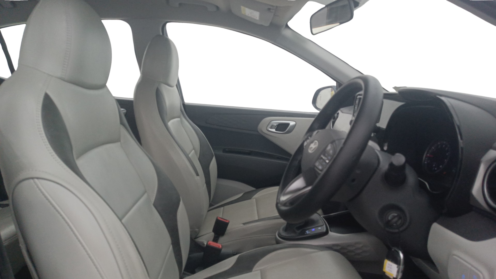 View 2024 Hyundai Grand i10 Nios Sportz Petrol AMT Image 18 Used 2024 Hyundai Grand i10 Nios Sportz Petrol AMT Image 18
