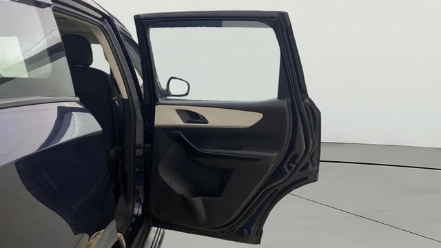 View Mahindra XUV700 Image 7 Used Mahindra XUV700 Image 7