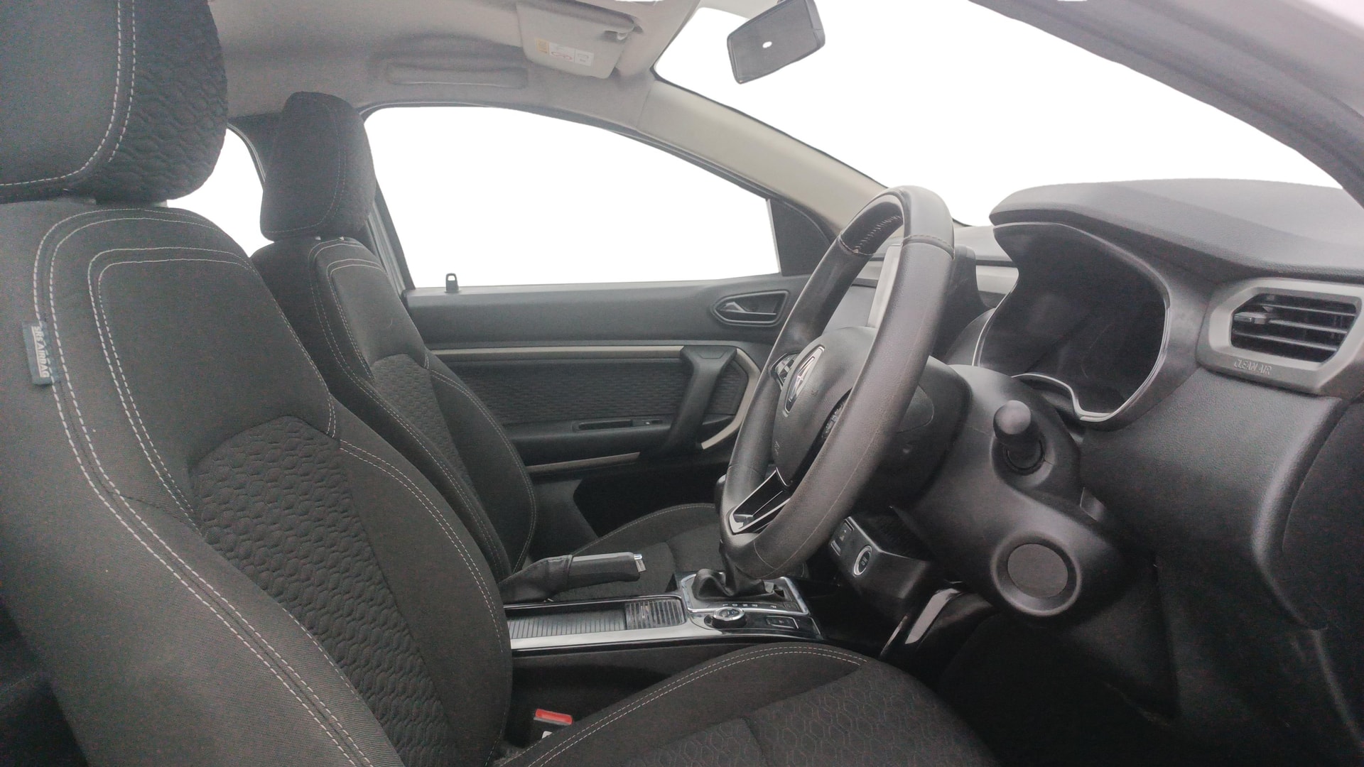 View 2022 Renault Kiger RXT Turbo CVT Image 18 Used 2022 Renault Kiger RXT Turbo CVT Image 18