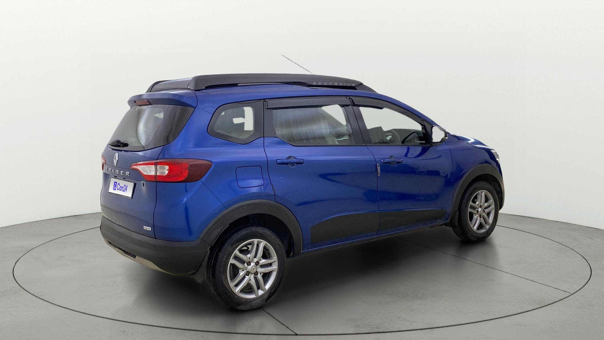 View 2022 Renault Triber RXZ AMT Image 45 Used 2022 Renault Triber RXZ AMT Image 45