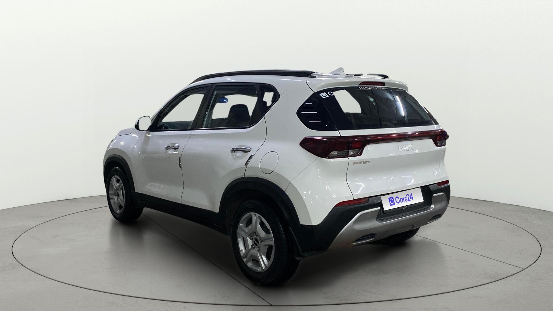 View 2023 Kia Sonet HTK Plus Diesel Image 2 Used 2023 Kia Sonet HTK Plus Diesel Image 2