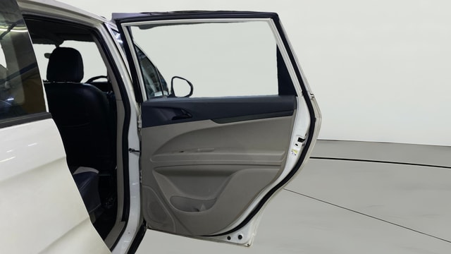 View Mahindra Marazzo Image 7 Used Mahindra Marazzo Image 7