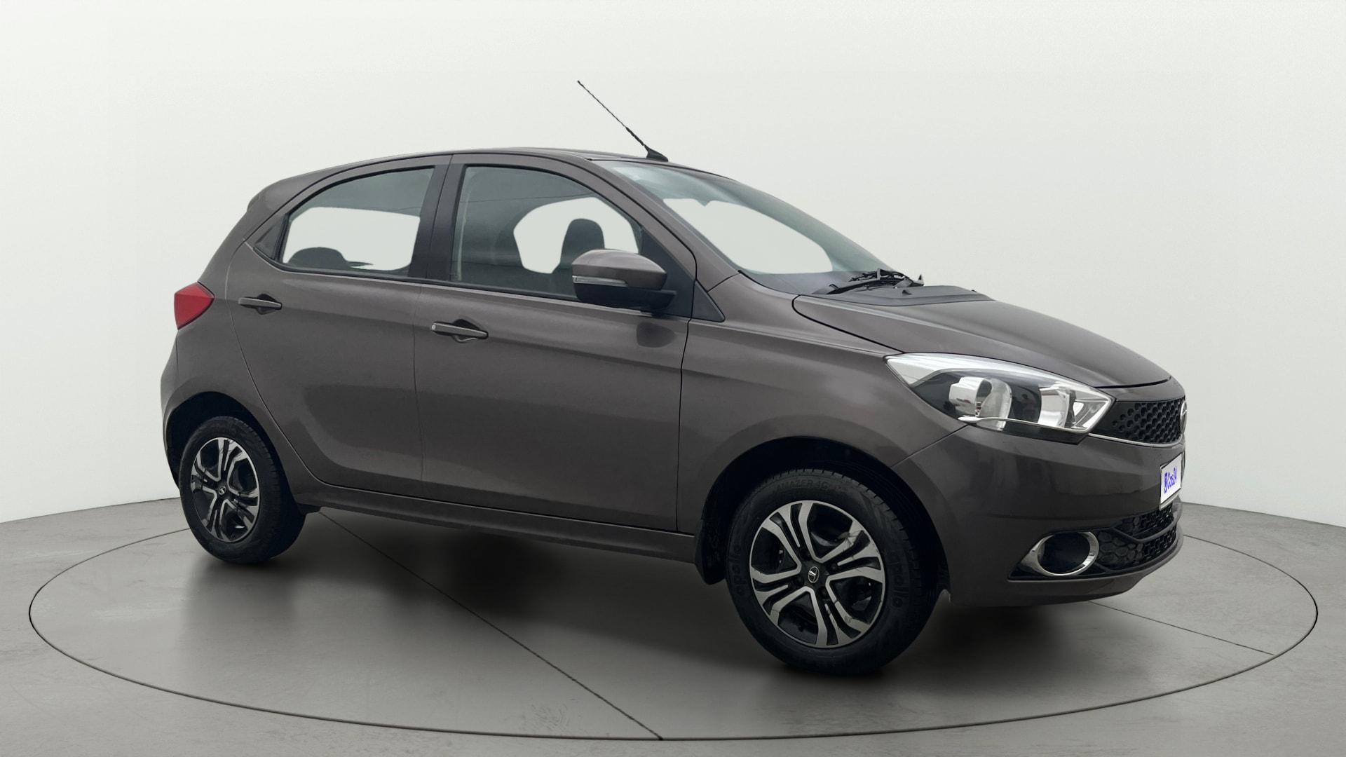View 2019 Tata Tiago Revotorq XB Image 21 Used 2019 Tata Tiago Revotorq XB Image 21