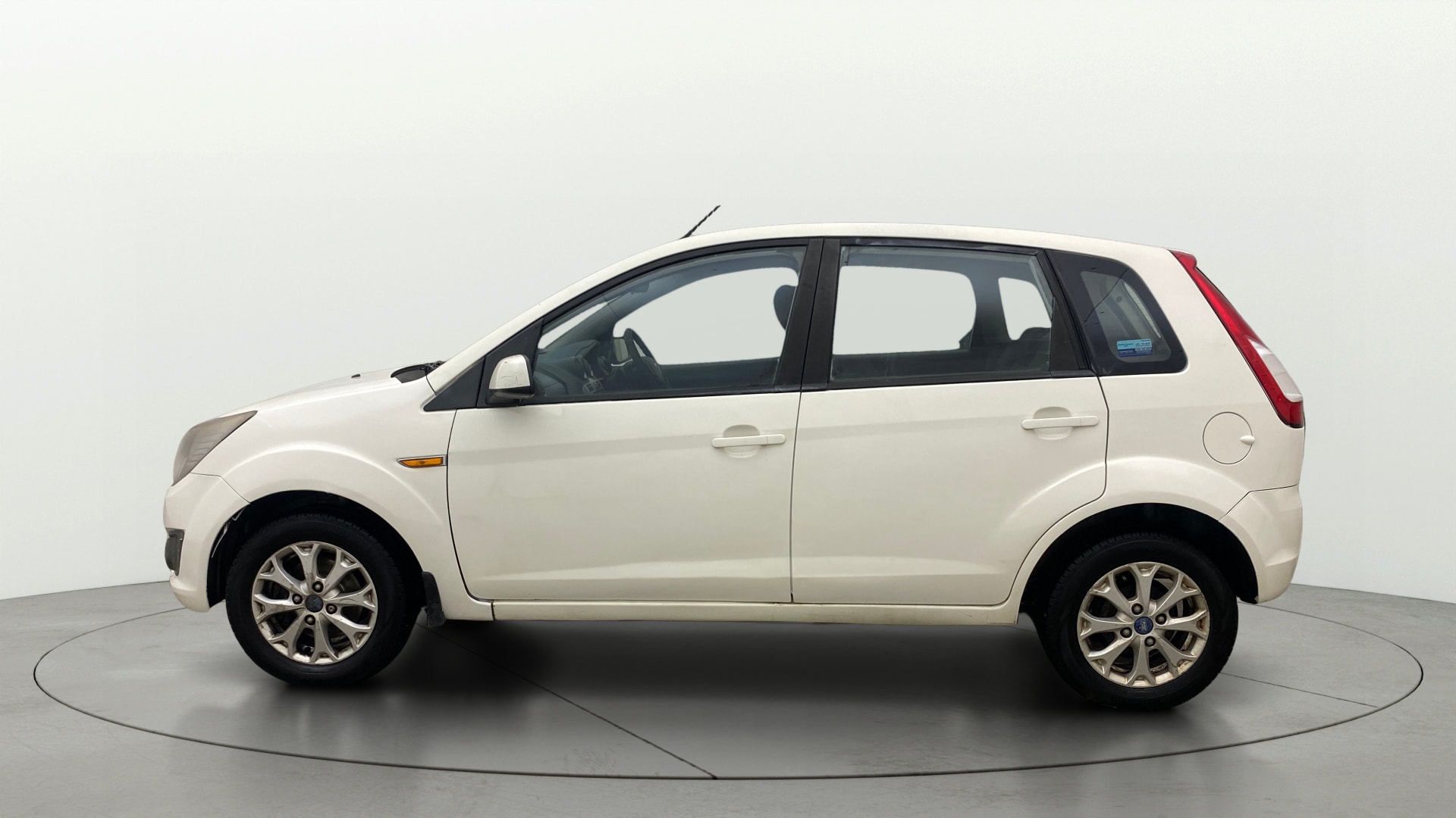 View 2013 Ford Figo 1.2P Ambiente MT BS IV Image 5 Used 2013 Ford Figo 1.2P Ambiente MT BS IV Image 5