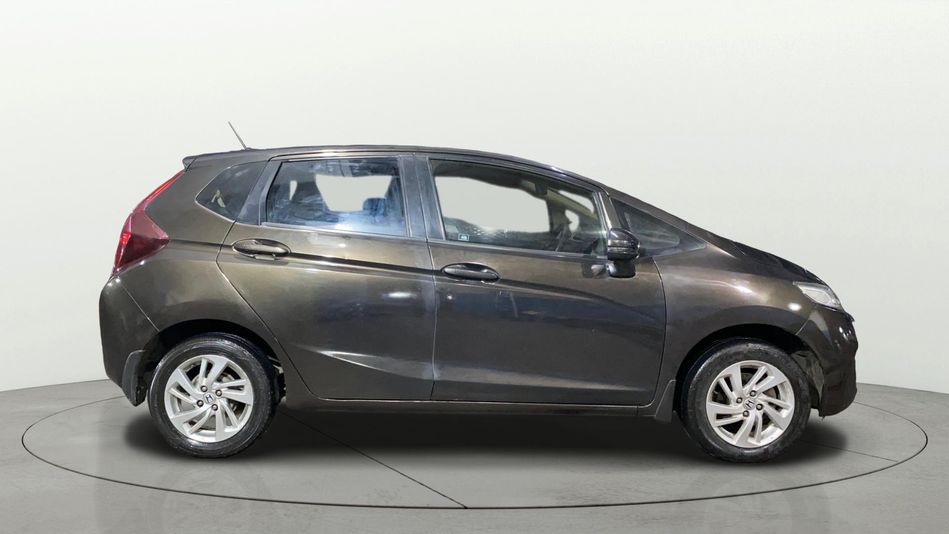 View 2018 Honda Jazz E MT Diesel Image 8 Used 2018 Honda Jazz E MT Diesel Image 8