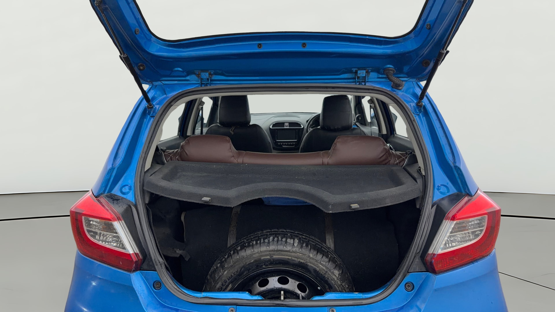 View 2019 Tata Tiago Revotorq XB Image 36 Used 2019 Tata Tiago Revotorq XB Image 36