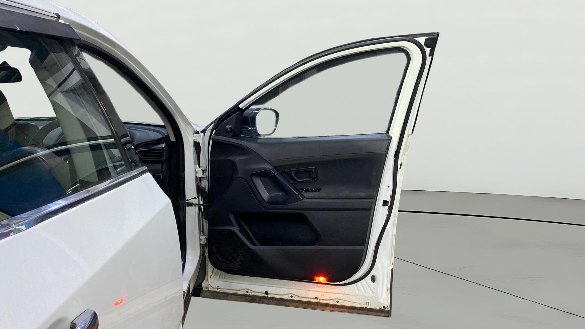 View 2022 Tata Harrier XE Image 47 Used 2022 Tata Harrier XE Image 47