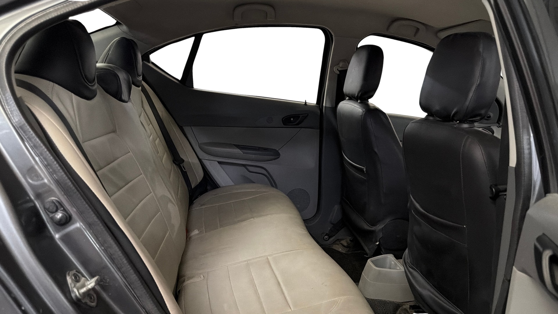 View 2020 Tata Tigor XE Diesel Image 28 Used 2020 Tata Tigor XE Diesel Image 28