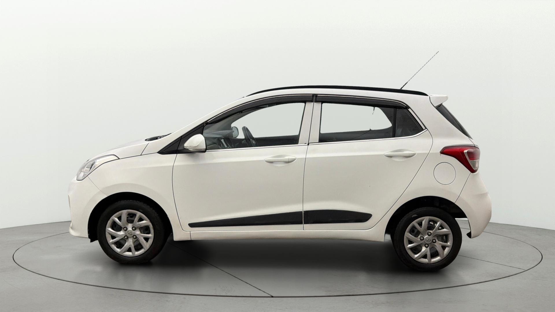 View 2019 Hyundai Grand i10 Sportz 1.2 Kappa Image 25 Used 2019 Hyundai Grand i10 Sportz 1.2 Kappa Image 25