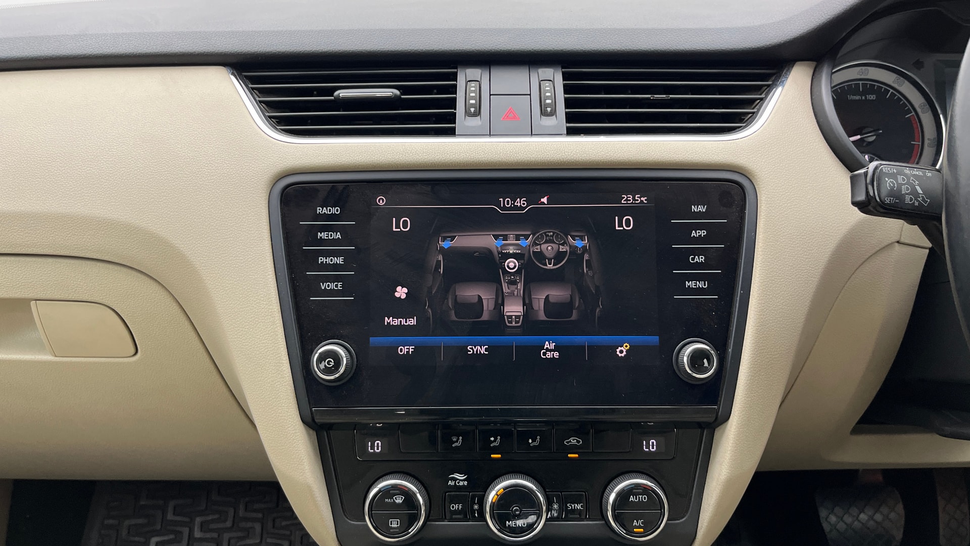 View 2018 Skoda Octavia 1.8 Style Plus TSI AT Image 17 Used 2018 Skoda Octavia 1.8 Style Plus TSI AT Image 17