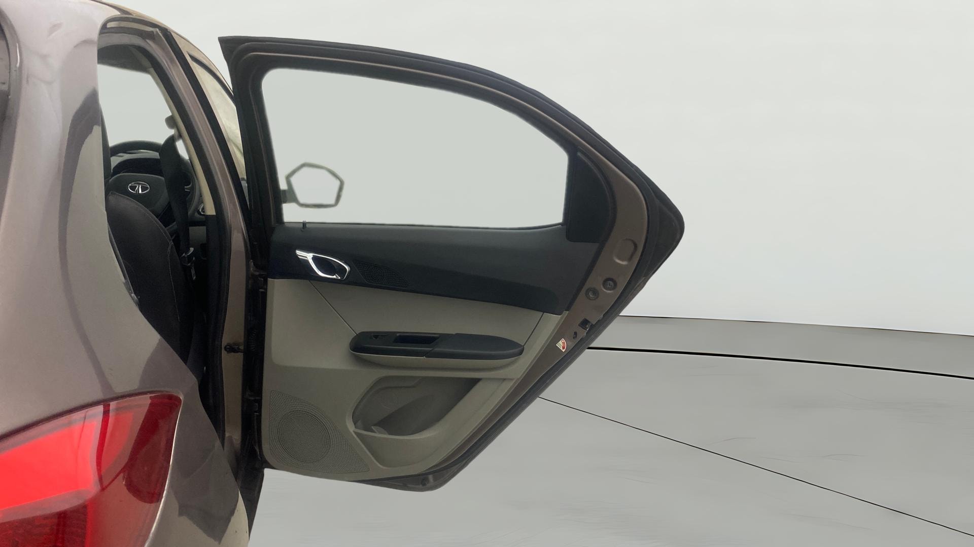 View 2020 Tata Tiago Revotorq XB Image 7 Used 2020 Tata Tiago Revotorq XB Image 7