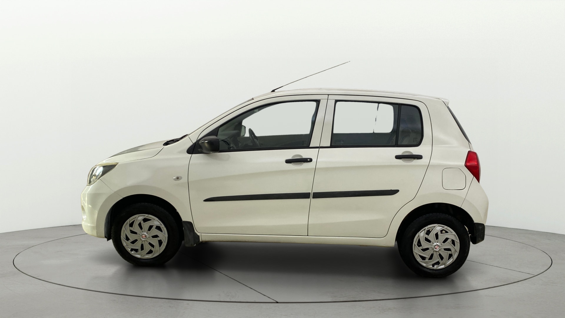 View 2016 Maruti Suzuki 1000 Base Variant Image 5 Used 2016 Maruti Suzuki 1000 Base Variant Image 5