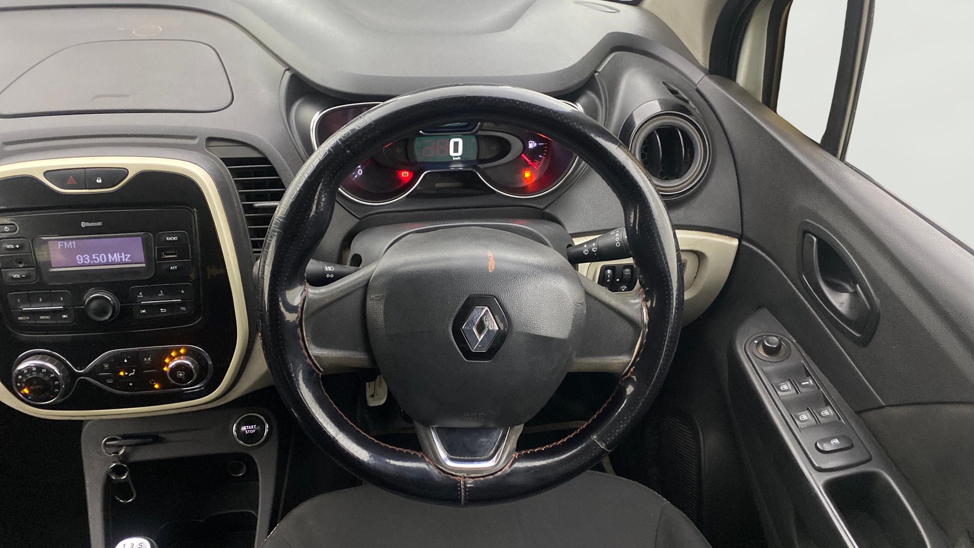 View 2019 Renault Captur RXE Petrol Image 12 Used 2019 Renault Captur RXE Petrol Image 12