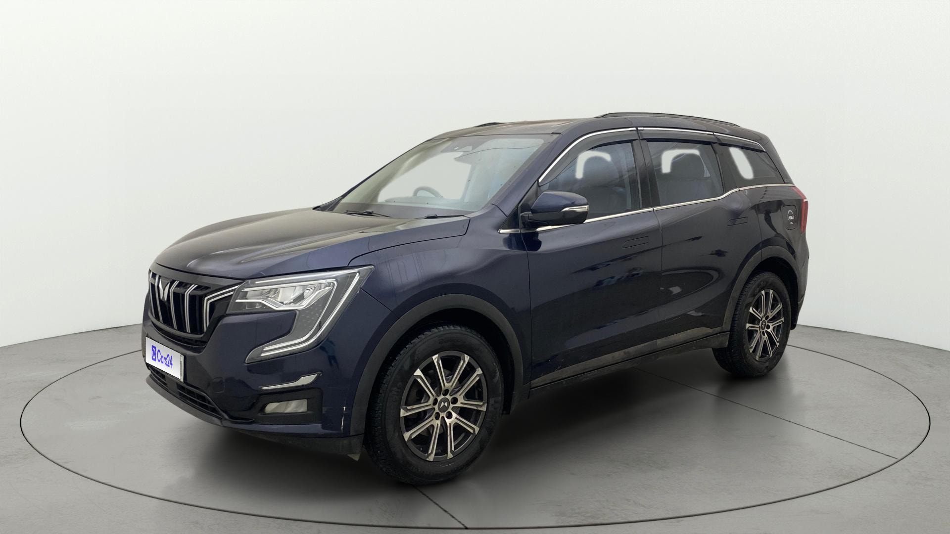 View 2022 Mahindra XUV700 MX Petrol 5 STR Image 23 Used 2022 Mahindra XUV700 MX Petrol 5 STR Image 23