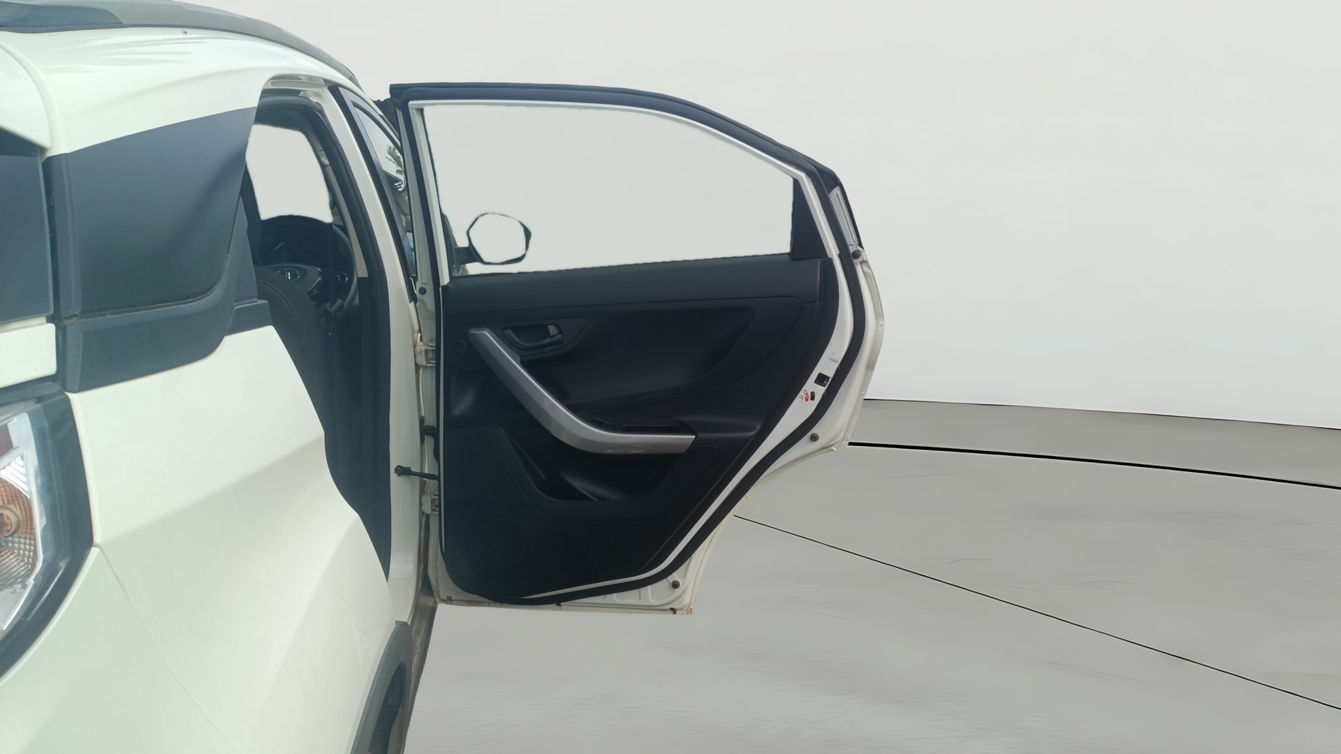 View 2023 Tata Nexon Revotron XM Image 7 Used 2023 Tata Nexon Revotron XM Image 7