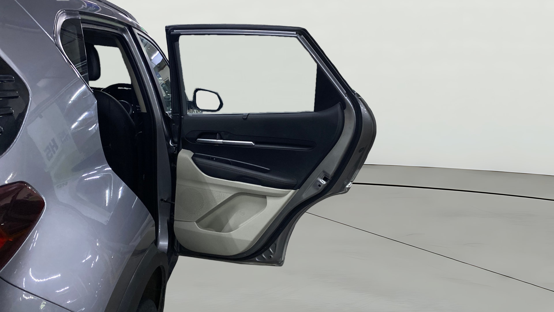 View 2022 Kia Sonet HTX Diesel Image 6 Used 2022 Kia Sonet HTX Diesel Image 6