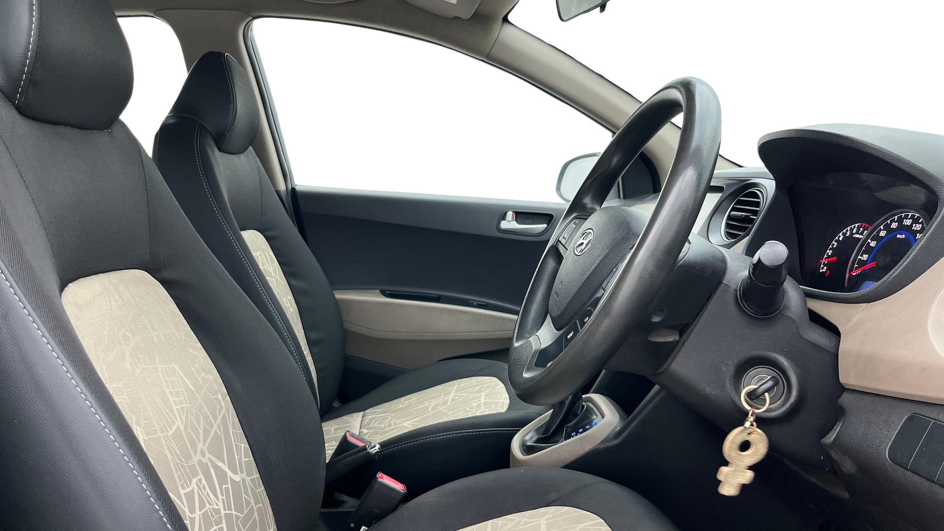 View 2017 Hyundai Grand i10 1.2 Sportz Petrol AT Image 26 Used 2017 Hyundai Grand i10 1.2 Sportz Petrol AT Image 26