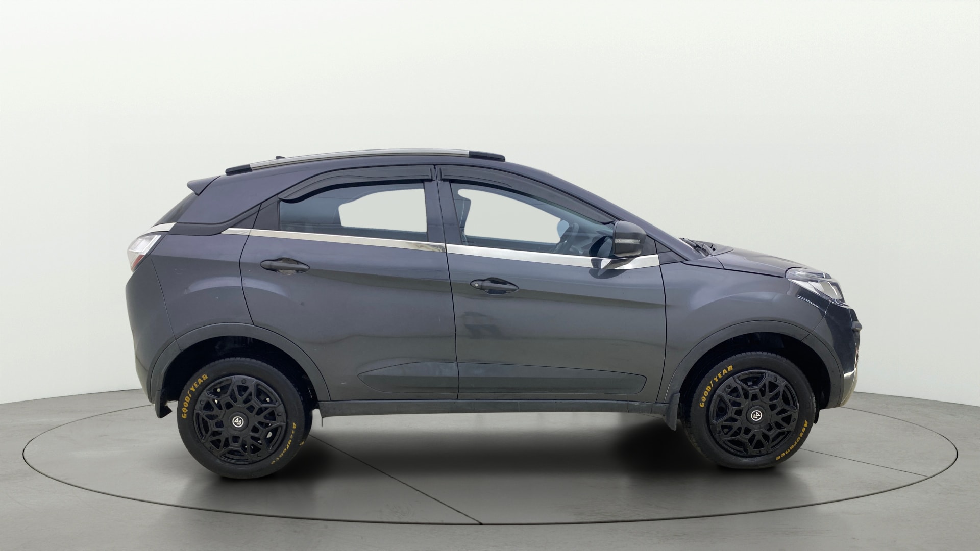 View 2020 Tata Nexon Revotorq XM Image 8 Used 2020 Tata Nexon Revotorq XM Image 8