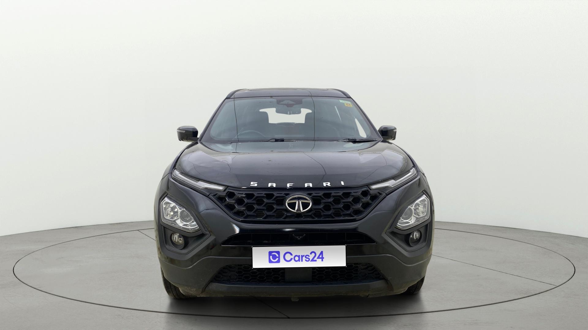 View 2023 Tata Safari XZA Plus Option Dark Image 1 Used 2023 Tata Safari XZA Plus Option Dark Image 1