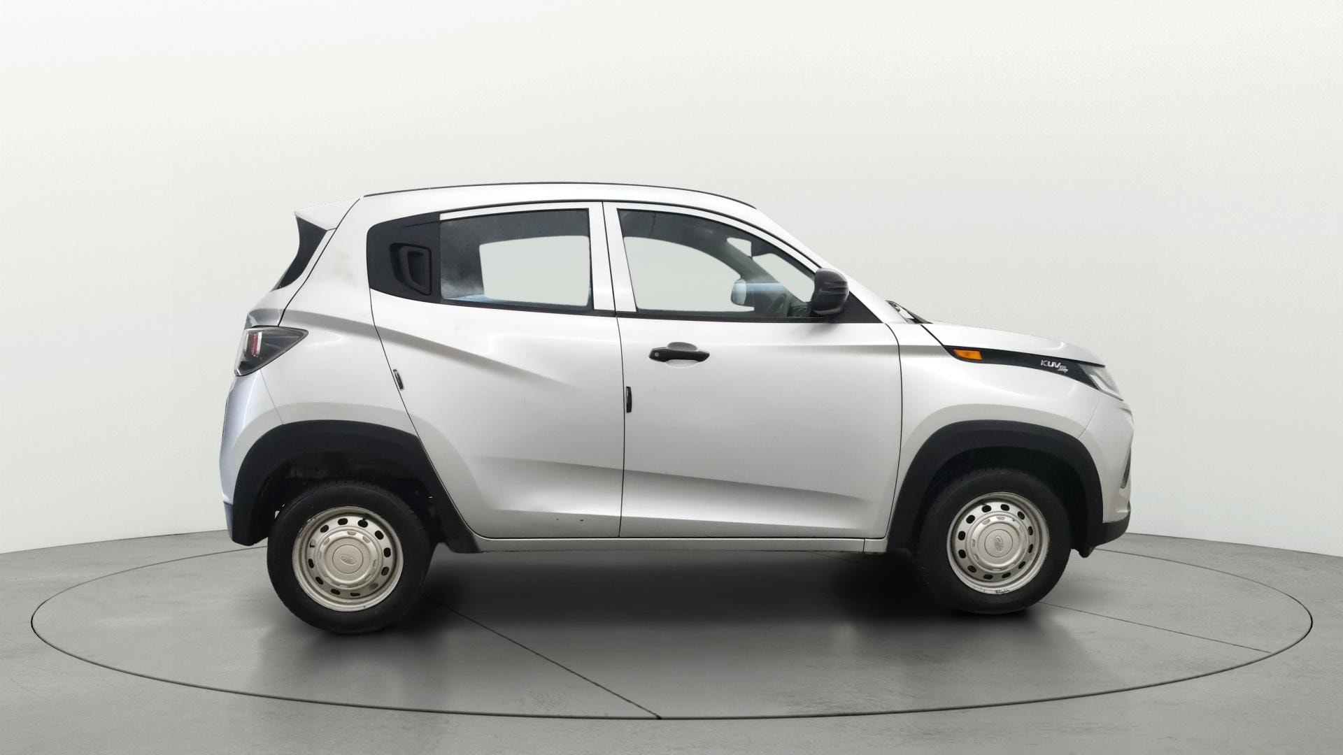 View 2019 Mahindra KUV100 K2 Petrol BS IV Image 8 Used 2019 Mahindra KUV100 K2 Petrol BS IV Image 8