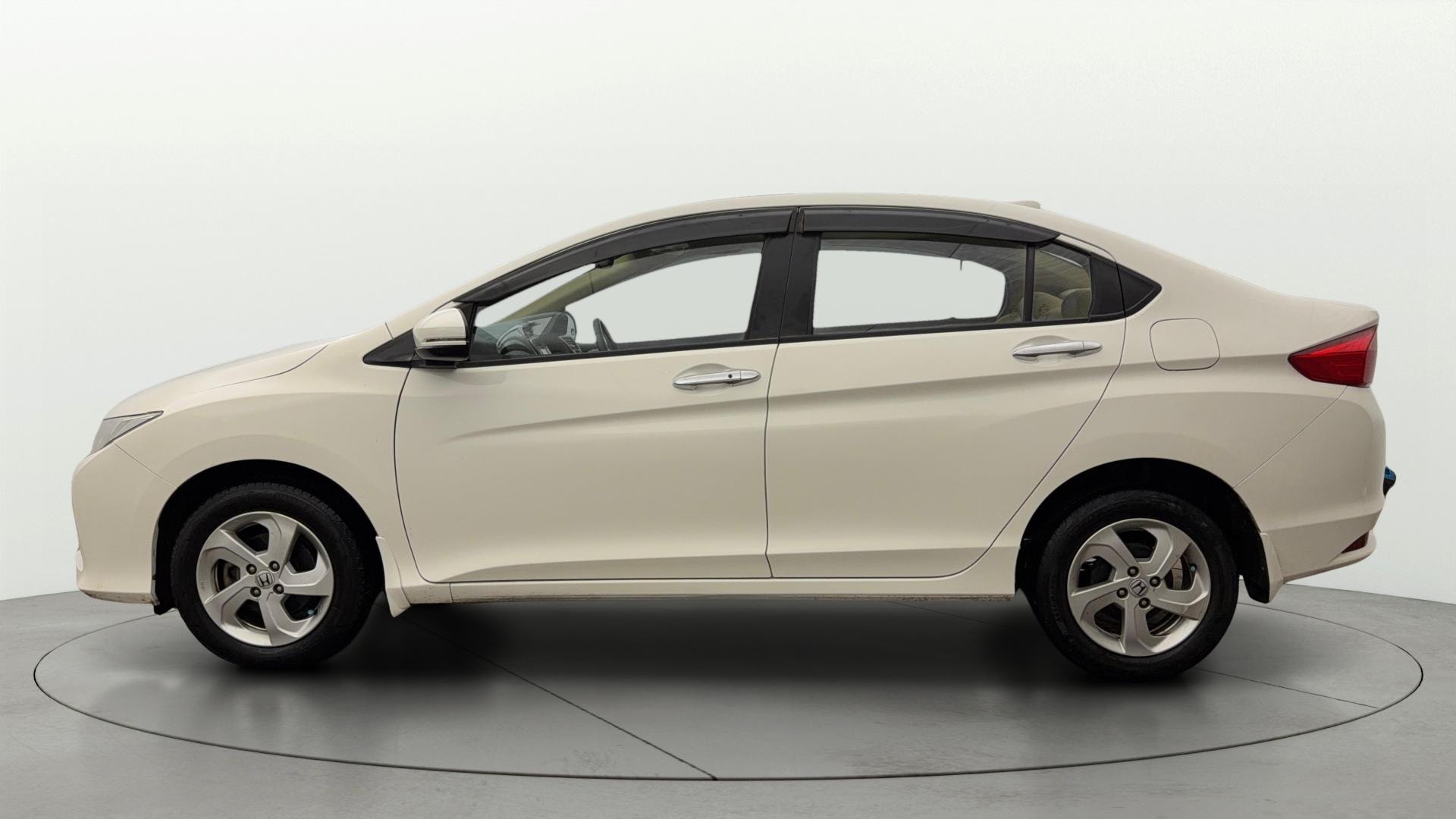 View 2017 Honda City ZX MT Diesel Anniversary Edition Image 26 Used 2017 Honda City ZX MT Diesel Anniversary Edition Image 26