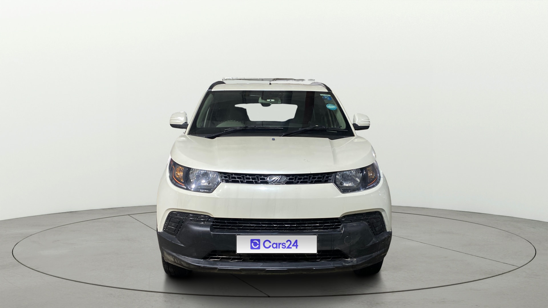 View 2017 Mahindra KUV100 K4 Plus Petrol 6 Seater BS IV Image 1 Used 2017 Mahindra KUV100 K4 Plus Petrol 6 Seater BS IV Image 1