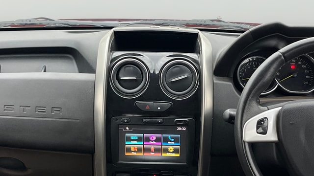 View Renault Duster Image 17 Used Renault Duster Image 17