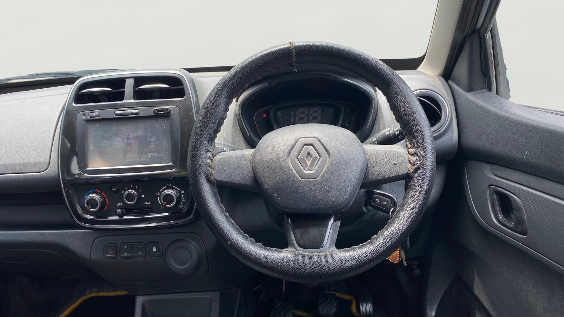 View 2016 Renault Kwid RXT 1.0 Image 20 Used 2016 Renault Kwid RXT 1.0 Image 20