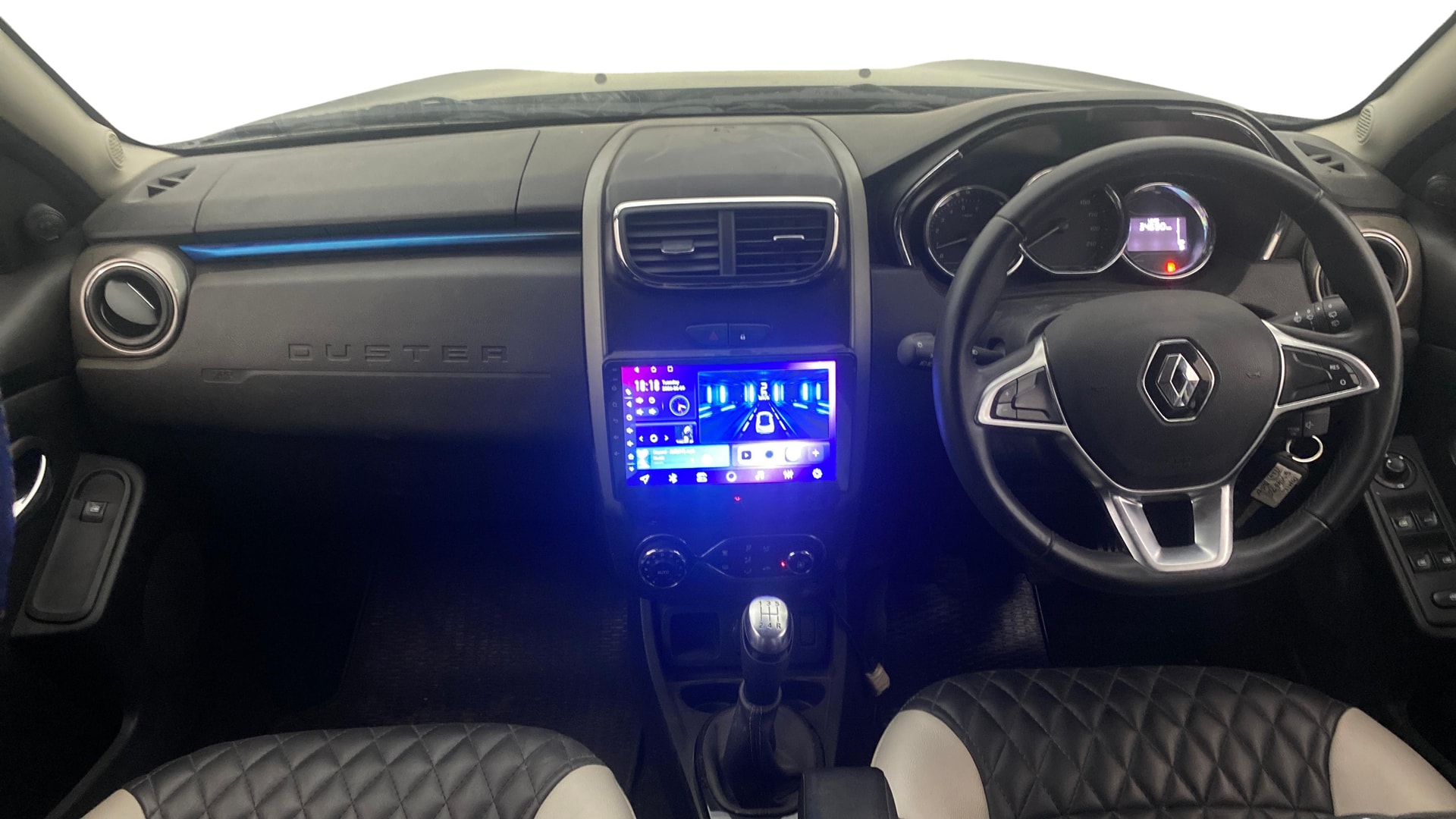 View 2020 Renault Duster Petrol RXZ Image 15 Used 2020 Renault Duster Petrol RXZ Image 15