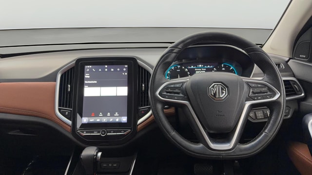 View MG Hector Plus Image 14 Used MG Hector Plus Image 14