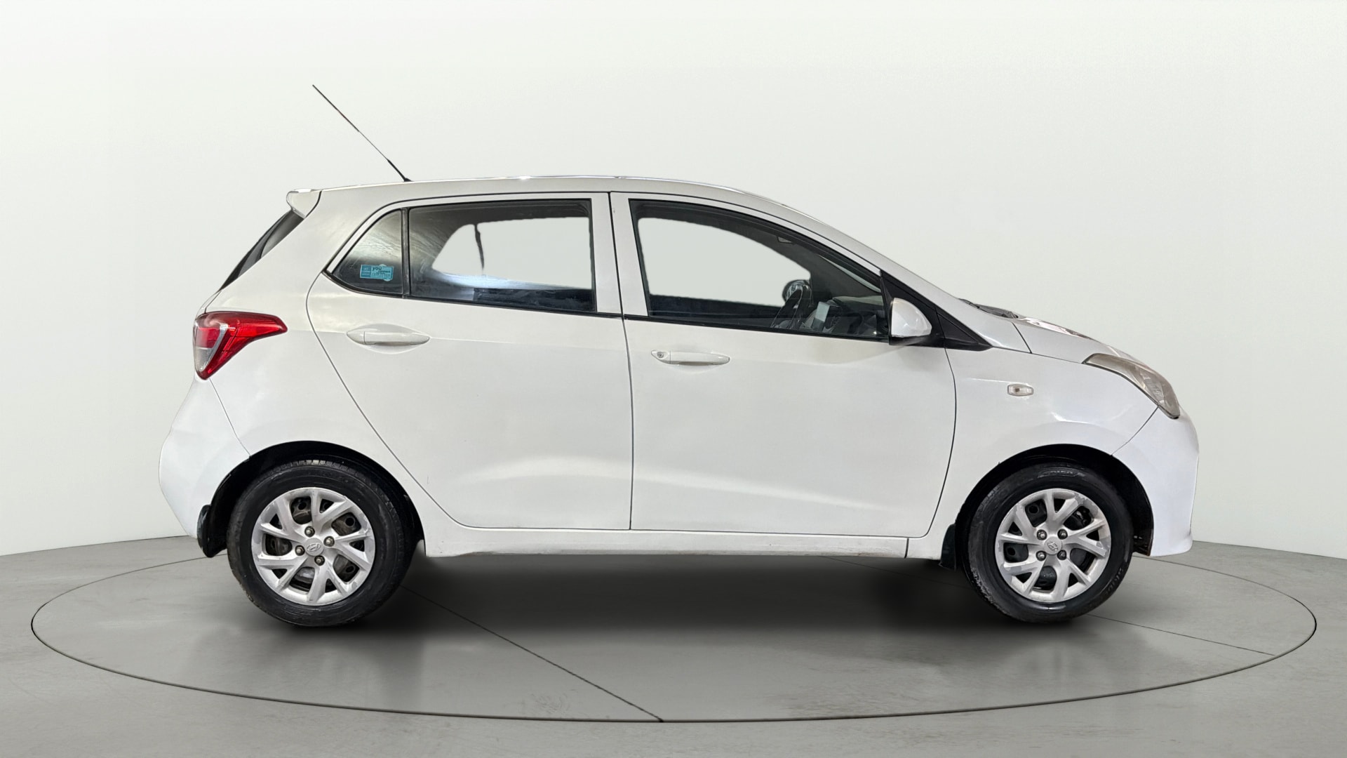 View 2017 Hyundai Grand i10 Magna 1.2 Kappa VTVT Image 8 Used 2017 Hyundai Grand i10 Magna 1.2 Kappa VTVT Image 8